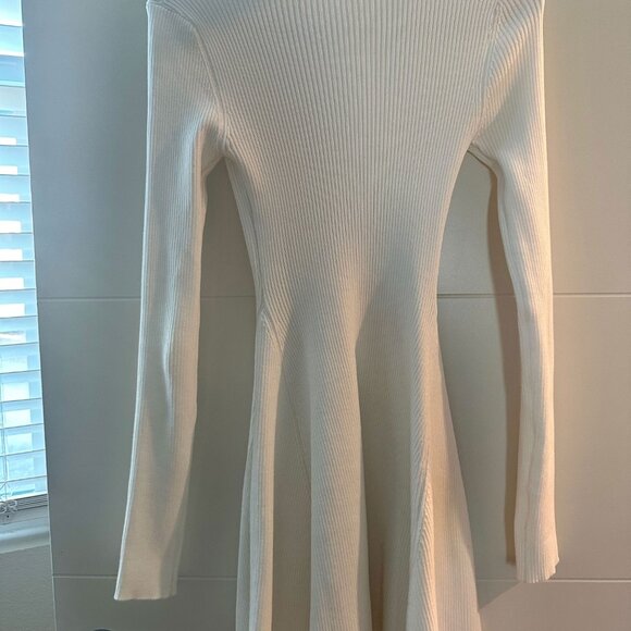 Long Sleeve White Season Dress - Picture 4 of 13
